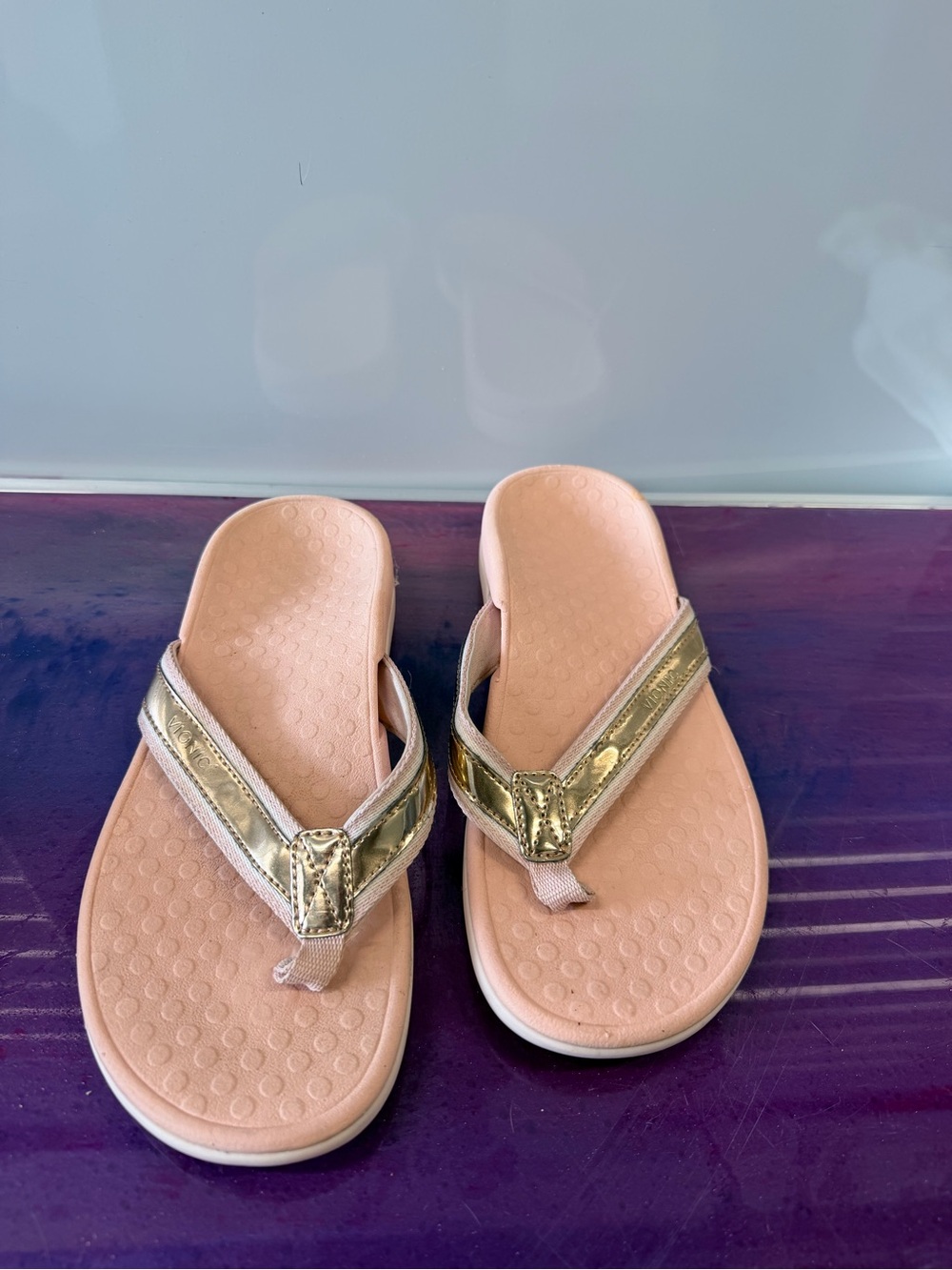 Vionic Flip Flop Sandals Blush Pink Gold Metallic Thong